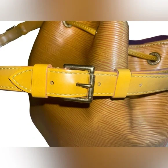 Authentic Louis Vuitton Noe Yellow Epi Leather bag 🥳 - Picture 3 of 12